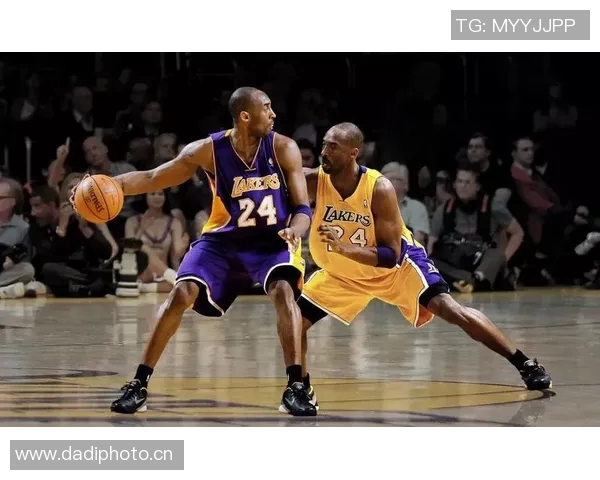 投篮高手科比重返赛场展示神技，球迷热情迎接