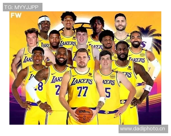 詹姆斯砍下三双西决首战湖人胜火箭