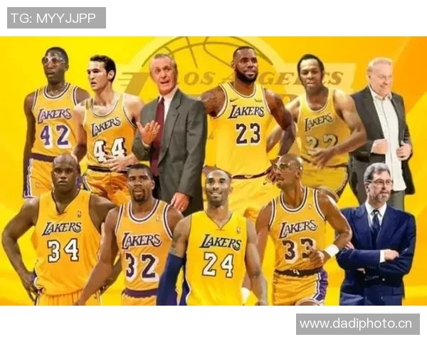 詹姆斯入选NBA最佳防守阵容,成为历史上最优秀球员之一 詹姆斯入选NBA最佳防守阵容,成为历史上最优秀球员之一