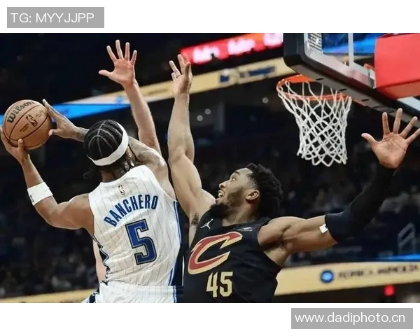 骑士一哥突破50分大关，全队晋级季后赛获胜点