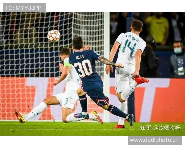 巴黎圣日耳曼的传奇之夜：梅西压哨进球引领球队晋级欧冠半决赛